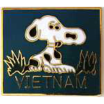  Vietnam Snoopy Dog Mil Hat Pin